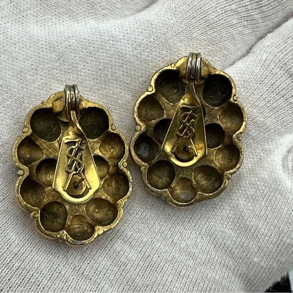 Vintage 1970’s YSL Yves Saint Laurent Quilted Clip On with post Earrings.#413 - Picture 5 of 6